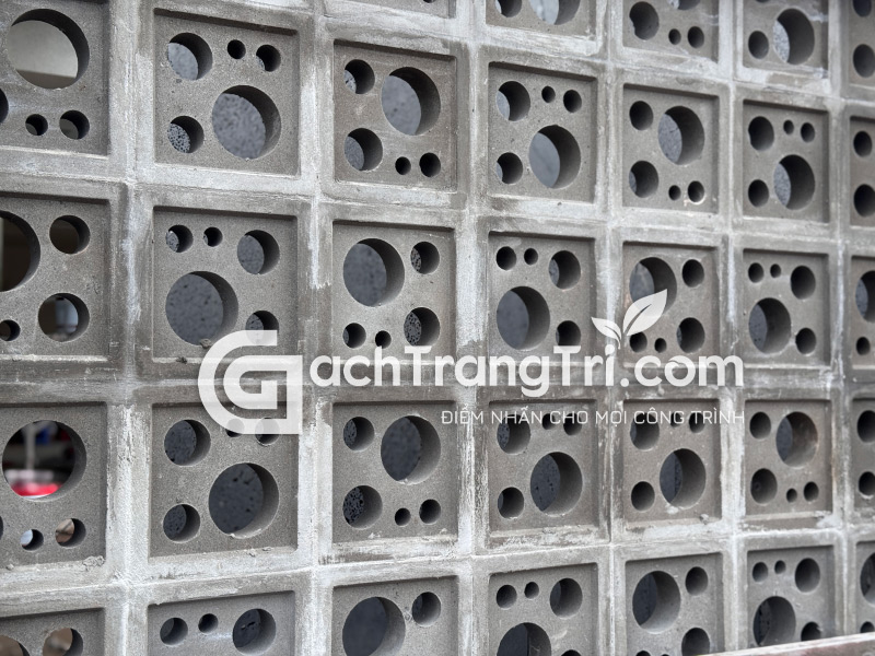 Gạch thông gió xi măng 5 lỗ tròn