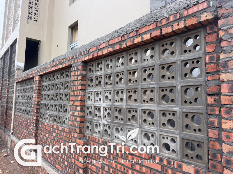 Gạch thông gió xi măng 5 lỗ tròn