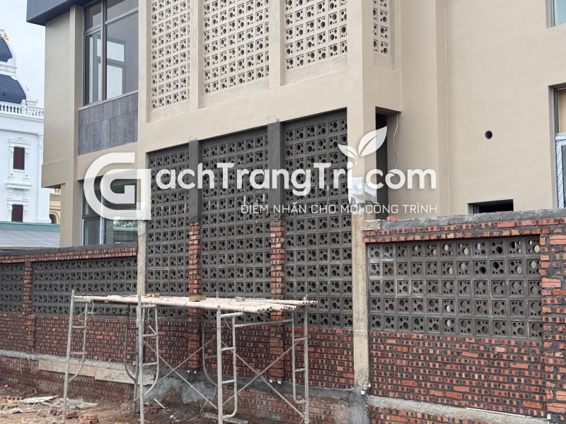 Gạch thông gió xi măng 5 lỗ tròn